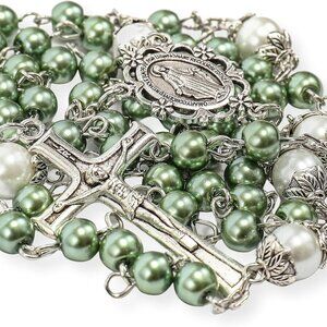 Catholic Beaded Rosary White Pearl Glass Necklace with Miraculous Medal Devotion
